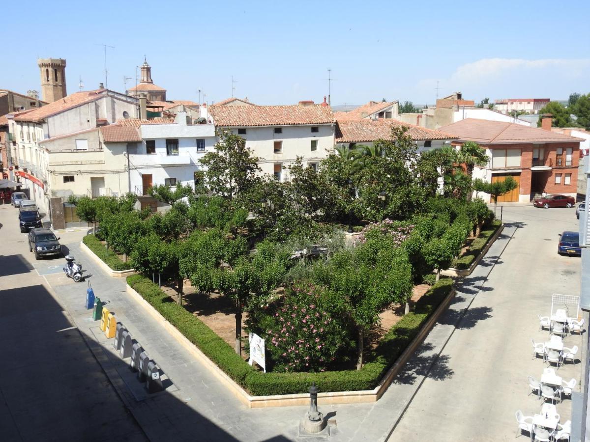 Hostal Meson De Paco Carinena Exterior photo